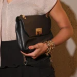 Bolsa Hélene Shoulder Timeless Média Couro Preto — vista 4