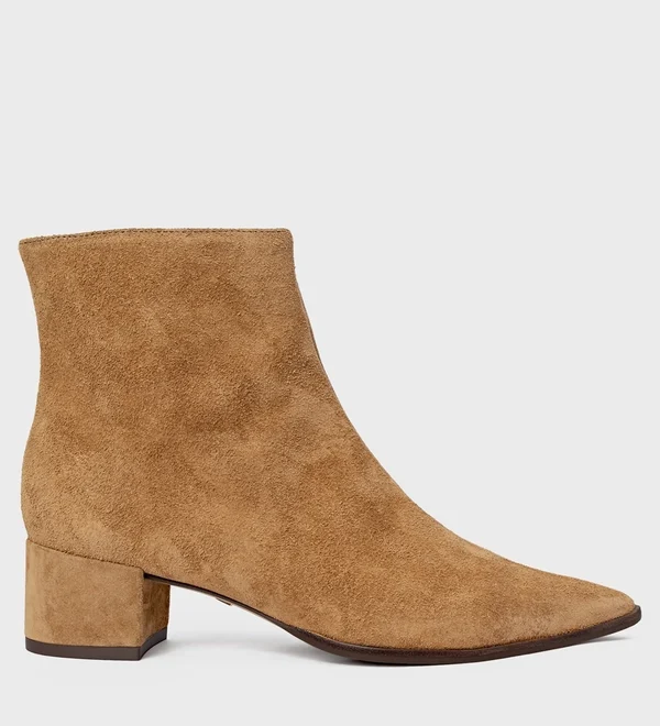 Bota Classic Bico Fino Salto Bloco Couro Suede Bege Almond