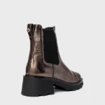 Bota Coturno Chelsea Tratorada Couro Metalizado Prata Old — vista 3