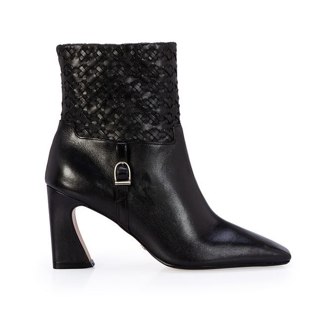 Bota Cano Curto Couro Detalhe Tressê Preta