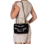 Bolsa Alça Corrente Couro Suede Preta — vista 5