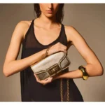 Bolsa Tiracolo Carrano Fiorella Metalizada — vista 4