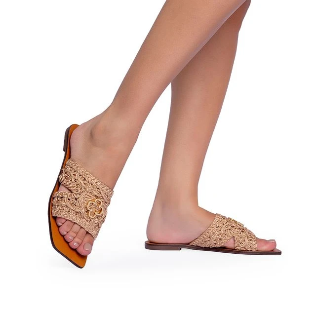 Chinelo Rasteiro Tramado Caramelo