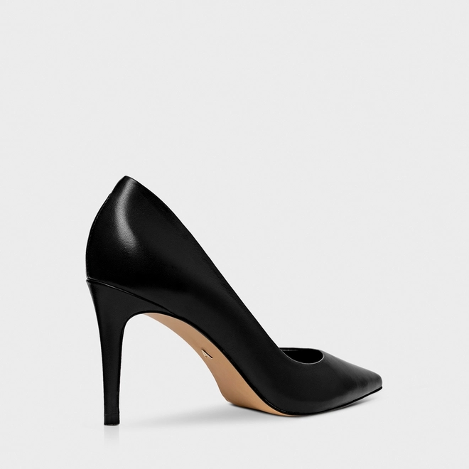 Scarpin Beatriz Salto Fino Couro Preto Float