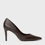 Scarpin Beatriz Salto Fino Couro Marrom Dark Brown — vista 1