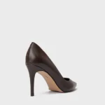 Scarpin Beatriz Salto Fino Couro Marrom Dark Brown — vista 4