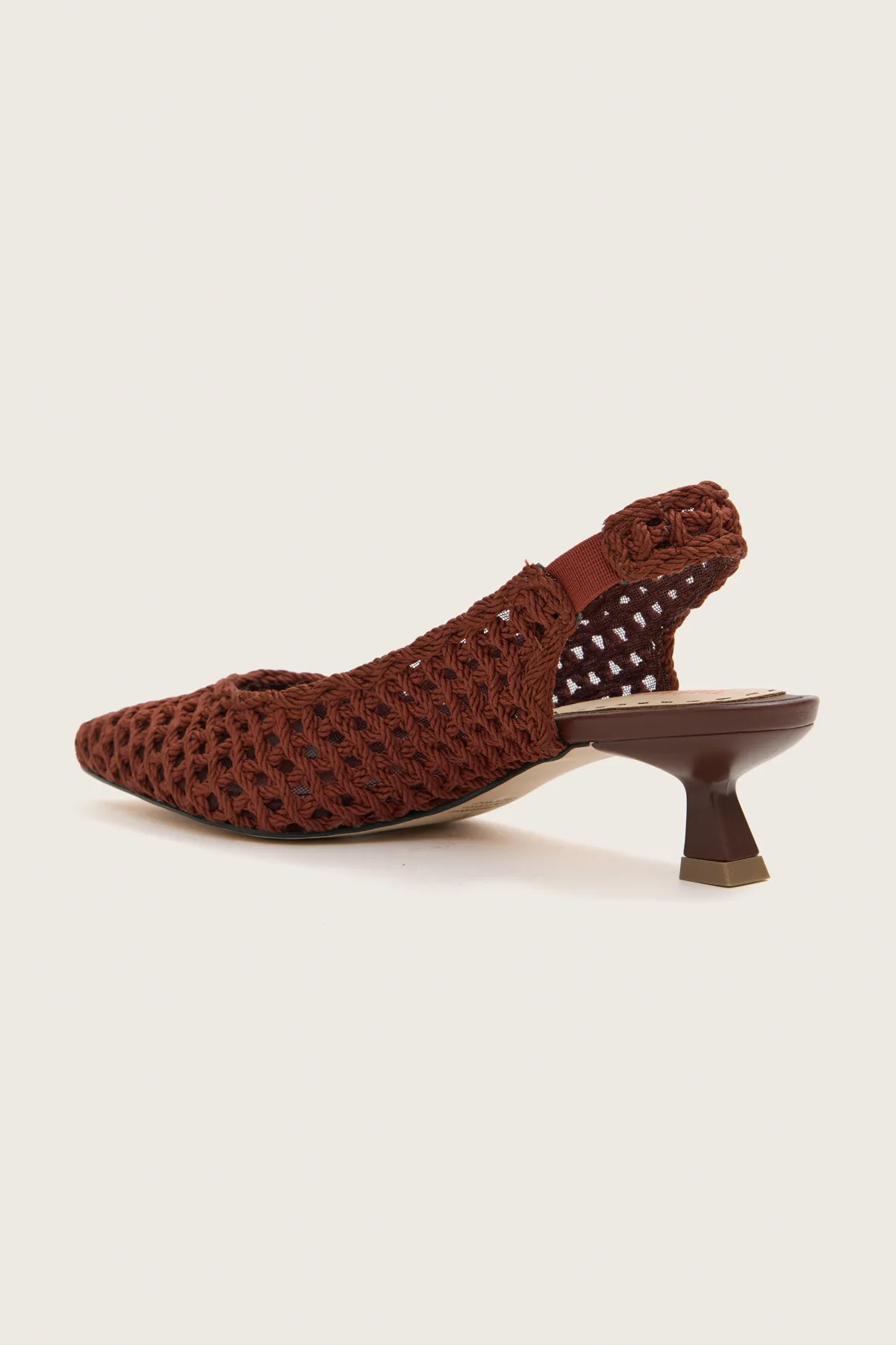 SCARPIN SLINGBACK PONTO TRICÔ PINHÃO