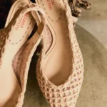 SCARPIN SLINGBACK PONTO TRICÔ OFF WHITE — vista 6